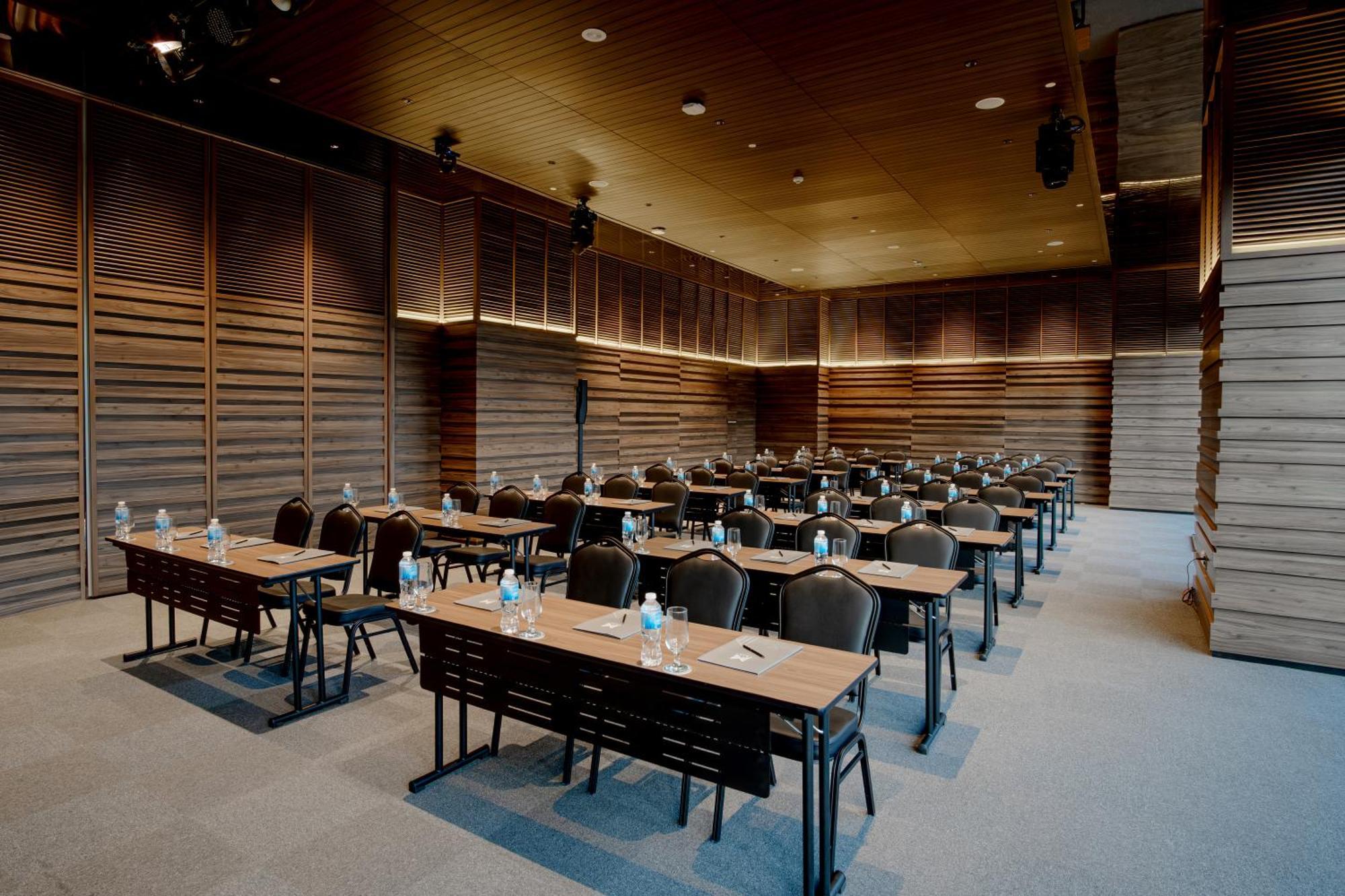 M Hotel Danang Exteriér fotografie The interior of the conference room